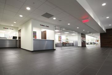 Last night, Allen Childs, President Nissan Canada Inc., Wendy Durward Director of INFINITI Canada, and the Luciani family gathered at an event to celebrate the official grand opening of the largest INFINITI dealership in North America.