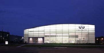 Last night, Allen Childs, President Nissan Canada Inc., Wendy Durward Director of INFINITI Canada, and the Luciani family gathered at an event to celebrate the official grand opening of the largest INFINITI dealership in North America.