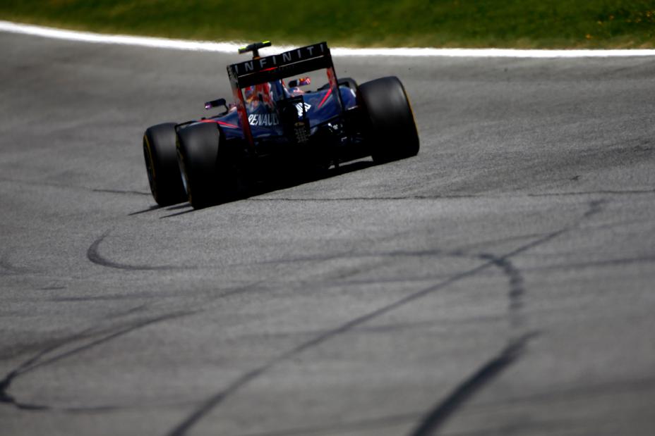 Austrian Grand Prix Race- Back side of an F1 during a race