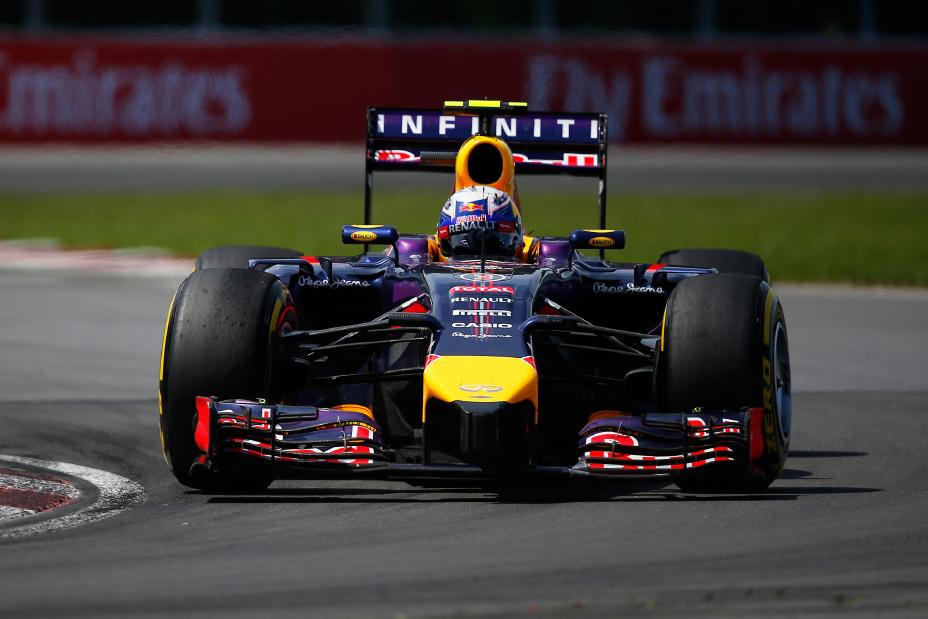 Front view of the Infiniti F1 car.