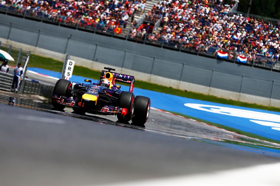 A tilted photo of an F1 racing on the track in Austria