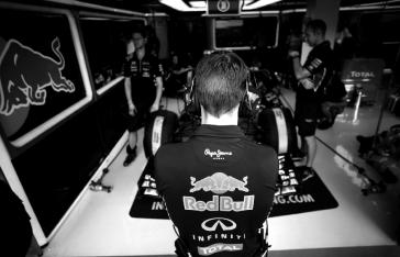 Black and white photo of Infiniti Red Bull team.