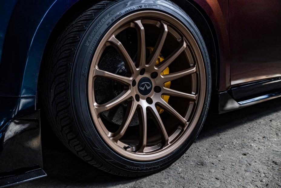 Close up of the wheel on the INFINTI QX80 R-Spec build.