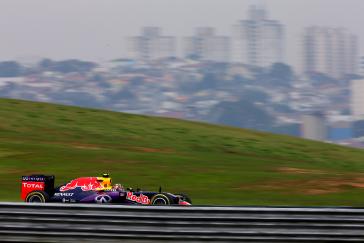 SAO PAULO, BRAZIL - NOVEMBER 13: Daniil Kvyat of Russia and INFINITI Red Bull Racing drives during practice for the Formula One Grand Prix of Brazil at Autodromo Jose Carlos Pace on November 13, 2015 in Sao Paulo, Brazil.