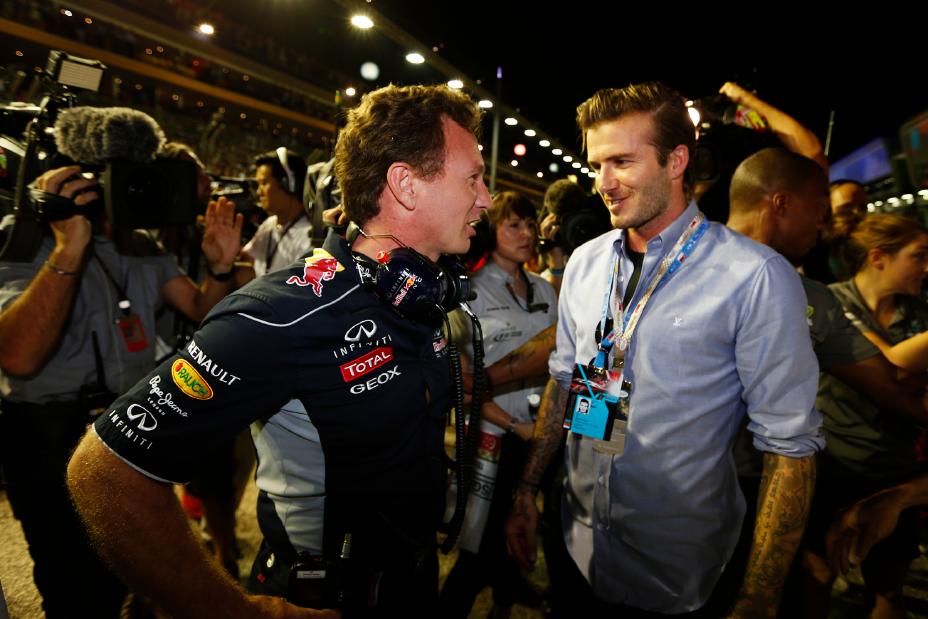 Infiniti team members talking after the race.