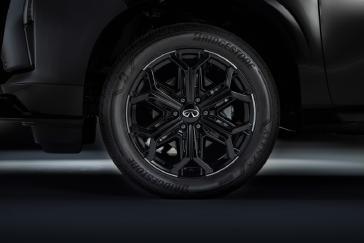 QX80 builds on its stunning Artistry in Motion design with the luxury flagship’s first-ever SPORT grade. Giving QX80 its sleekest, most dynamic appearance to date, the SPORT grade exemplifies INFINITI’s focus on delivering bold style that speaks to the tastes of luxury SUV drivers.