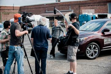Vettel and Fiona in the INFINITI G37.