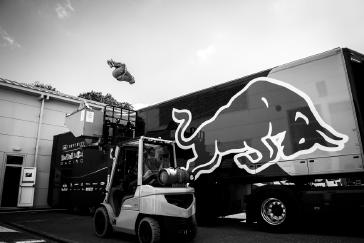 MILTON KEYNES, UK (July 13, 2015) – Red Bull's world champion free runner, Ryan Doyle, defied gravity at INFINITI Red Bull Racing’s F1 factory in Milton Keynes on a recent visit. Sit back and check out how the factory becomes the ultimate free running F1 playground. Ryan's creative free running style and strength, combined with his background in martial arts and a philosophy of not living in fear and making mistakes, take his art to the next level.