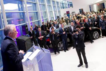 Last night, Allen Childs, President Nissan Canada Inc., Wendy Durward Director of INFINITI Canada, and the Luciani family gathered at an event to celebrate the official grand opening of the largest INFINITI dealership in North America.