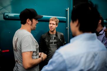 Vettel and Fiona in the INFINITI G37.