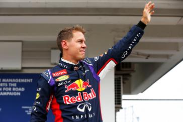 Hungarian Grand Prix: Qualifying- Driver waving