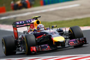 Hungarian Grand Prix: Race- Front facing F1 on track racing