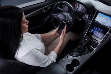 Agenda tu servicio sin salir del vehículo: conectividad inteligente en INFINITI