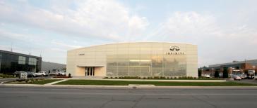 Last night, Allen Childs, President Nissan Canada Inc., Wendy Durward Director of INFINITI Canada, and the Luciani family gathered at an event to celebrate the official grand opening of the largest INFINITI dealership in North America.