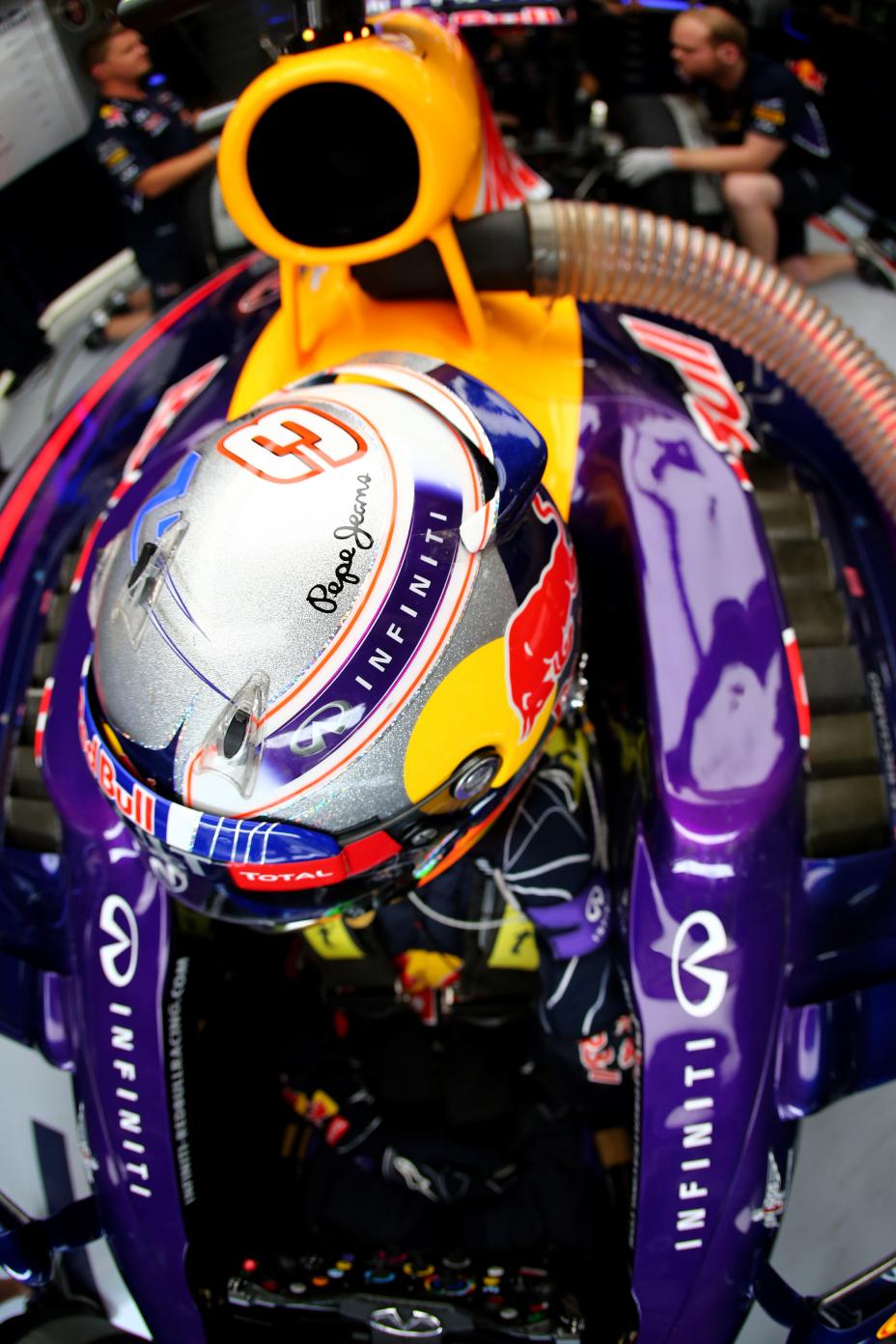 Tope of the helmet of a Infiniti Formula One driver.