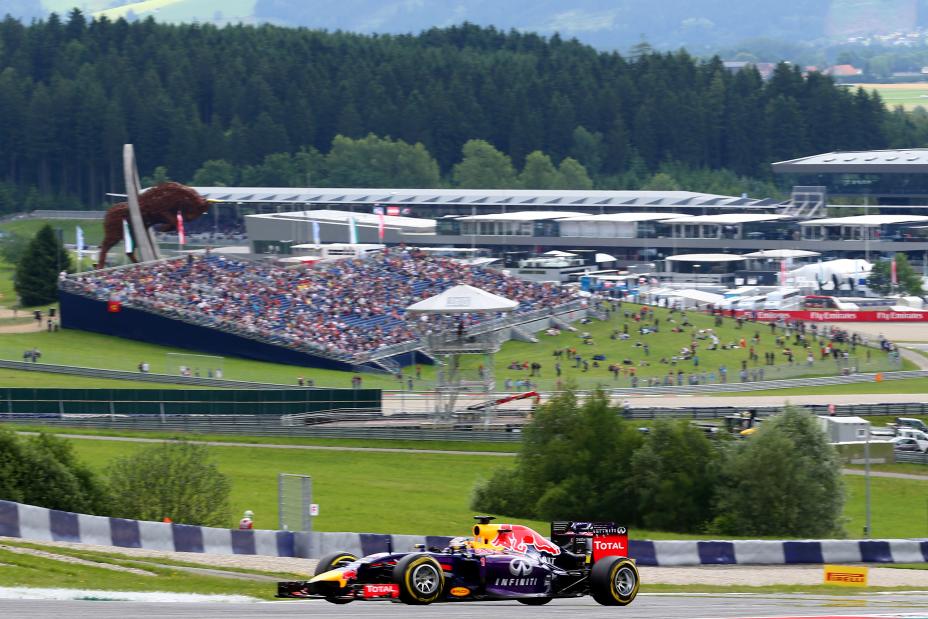 Fans waiting at the Austrian Grand Prix Qualifying event.