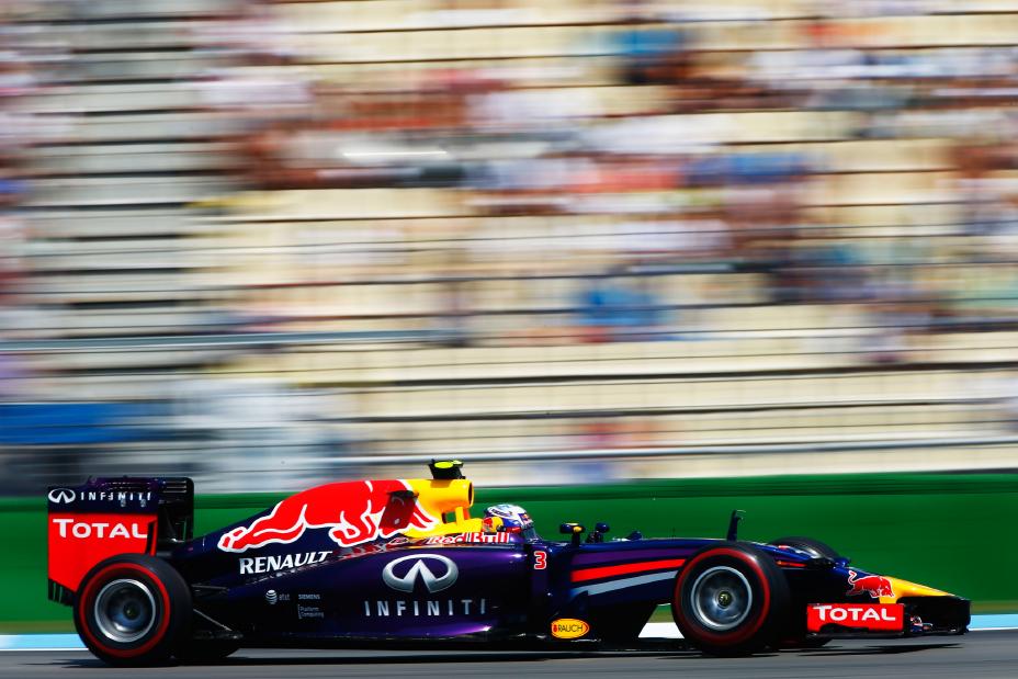 In focus F1 with blurry crowd