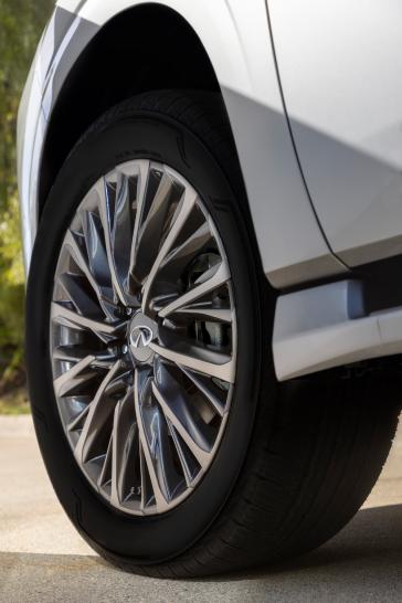 2026 INFINITI QX80 reimagines the luxury SUV. Cutting-edge technology, precisely tailored design and expert craftsmanship elevate INFINITI’s flagship.