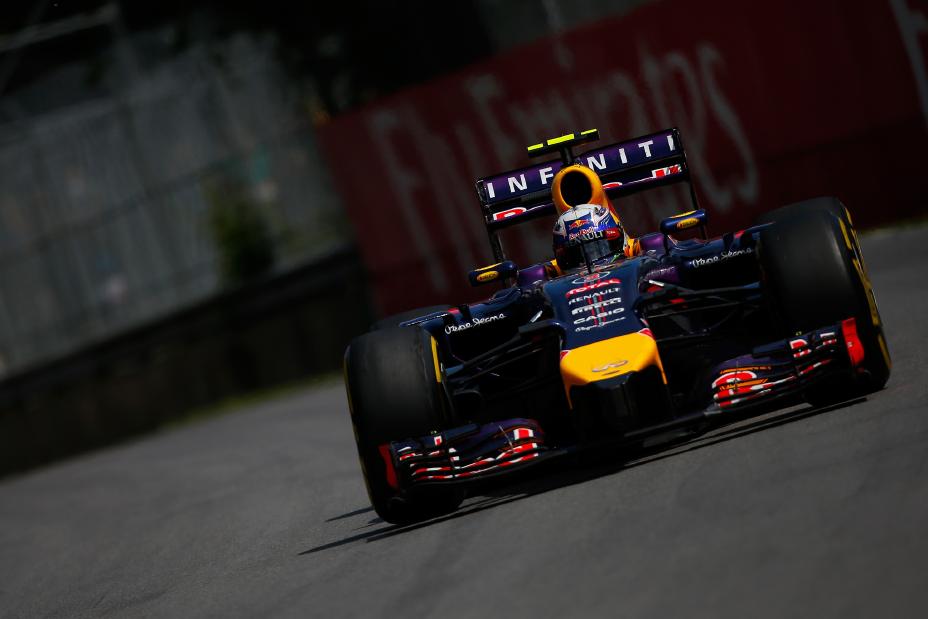 F1 Infiniti front view of the race car.