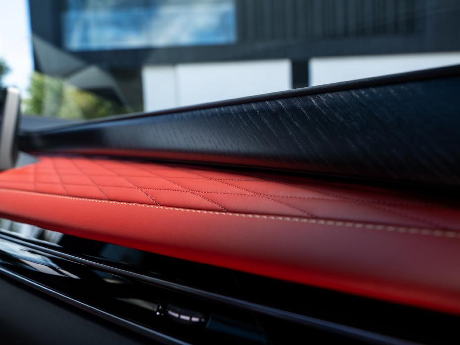 Close up of the textile used on the interior side of the 2027 INFINITI QX65 door.