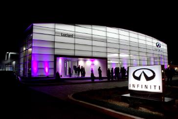 Last night, Allen Childs, President Nissan Canada Inc., Wendy Durward Director of INFINITI Canada, and the Luciani family gathered at an event to celebrate the official grand opening of the largest INFINITI dealership in North America.