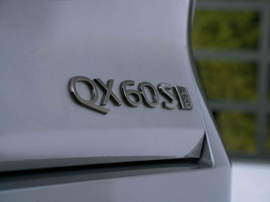 Close up of the QX60 S (AWD) emblem on the 2026 INFINITI QX60 SPORT/