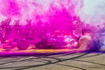 Hyderabad, 5th April, 2015: INFINITI Red Bull Racing gave Hyderabad a taste of Formula One for the first time ever today. The extreme noise of the F1 car coupled with the driving expertise of legendary 13-time Grand Prix winner David Coulthard who was at the wheel, made the Red Bull F1 Show Run of Hyderabad an unforgettable event.