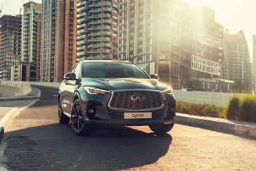 Foto de la parte frontal de INFINITI QX55