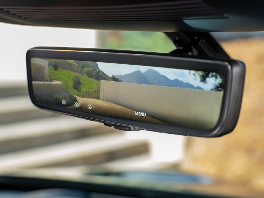 Close up of the rearview mirror inside the 2026 INFINITI QX60.