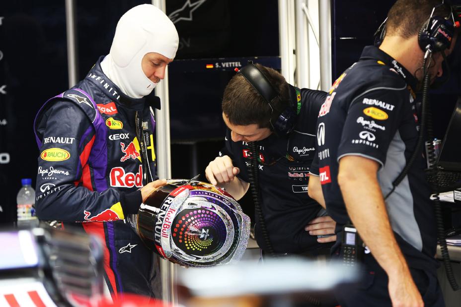 Infiniti team working on Infiniti help.
