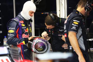 Infiniti team working on Infiniti help.
