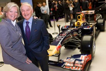 Last night, Allen Childs, President Nissan Canada Inc., Wendy Durward Director of INFINITI Canada, and the Luciani family gathered at an event to celebrate the official grand opening of the largest INFINITI dealership in North America.