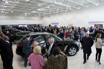 Last night, Allen Childs, President Nissan Canada Inc., Wendy Durward Director of INFINITI Canada, and the Luciani family gathered at an event to celebrate the official grand opening of the largest INFINITI dealership in North America.