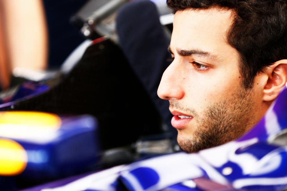 Left side of Ricciardo's face