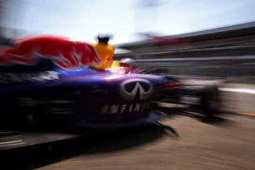 Blurred photo of INFINTI emblem