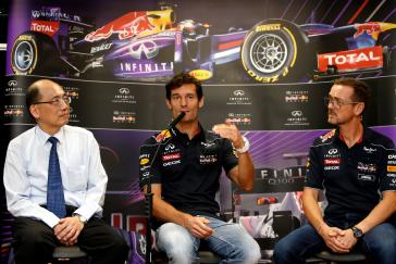Infiniti team members speaking for an interview.